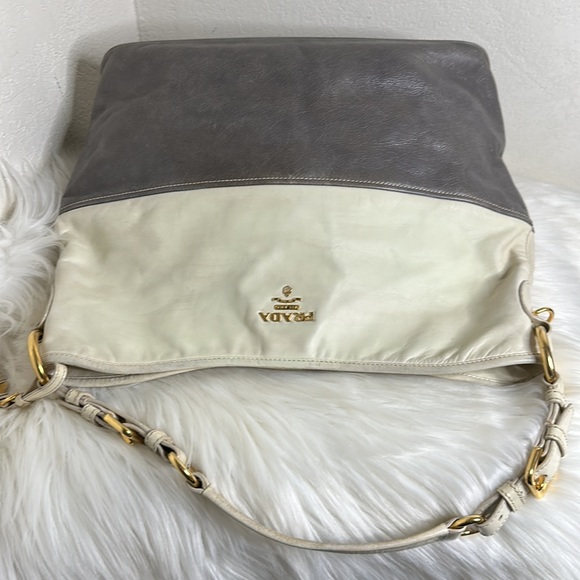 💯Authentic Prada Tote Handbag🍀 - Picture 11 of 16